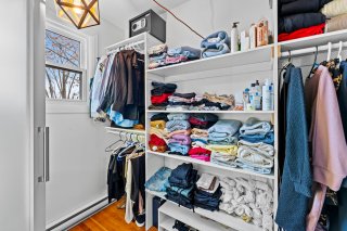 Walk-in closet