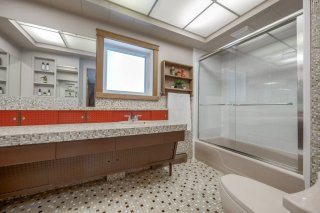 Ensuite bathroom