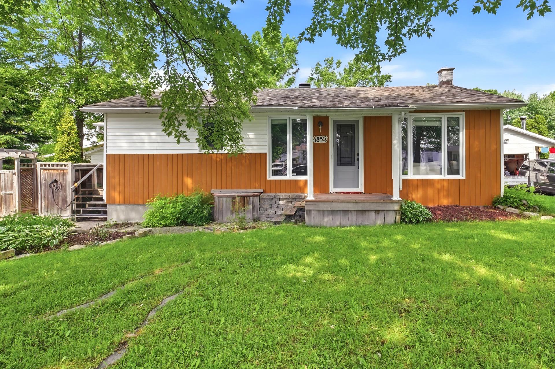 1855 Rue Riddell