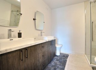 Ensuite bathroom
