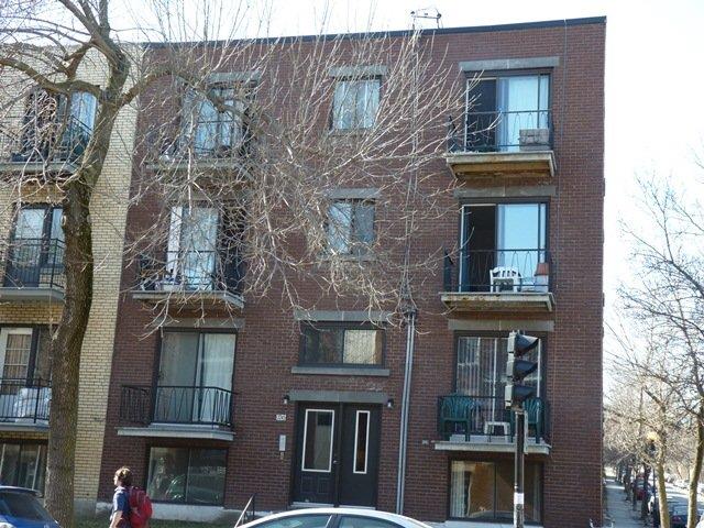 3245 Rue de Rouen
