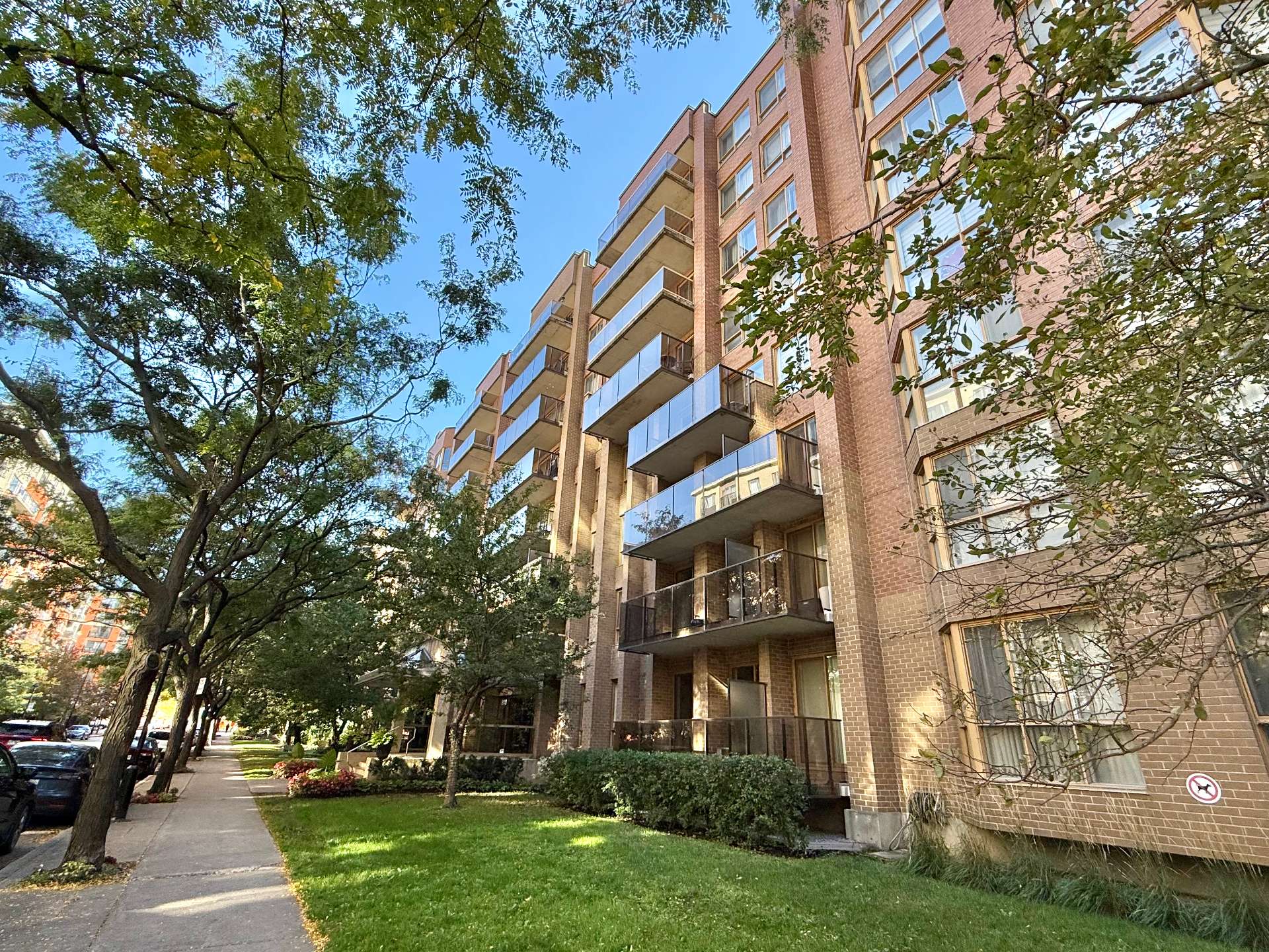 #205 - 600 Rue de la Montagne