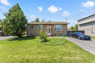 6077Z Rue Alexandre