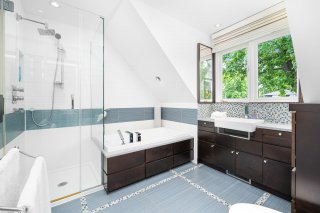Ensuite bathroom
