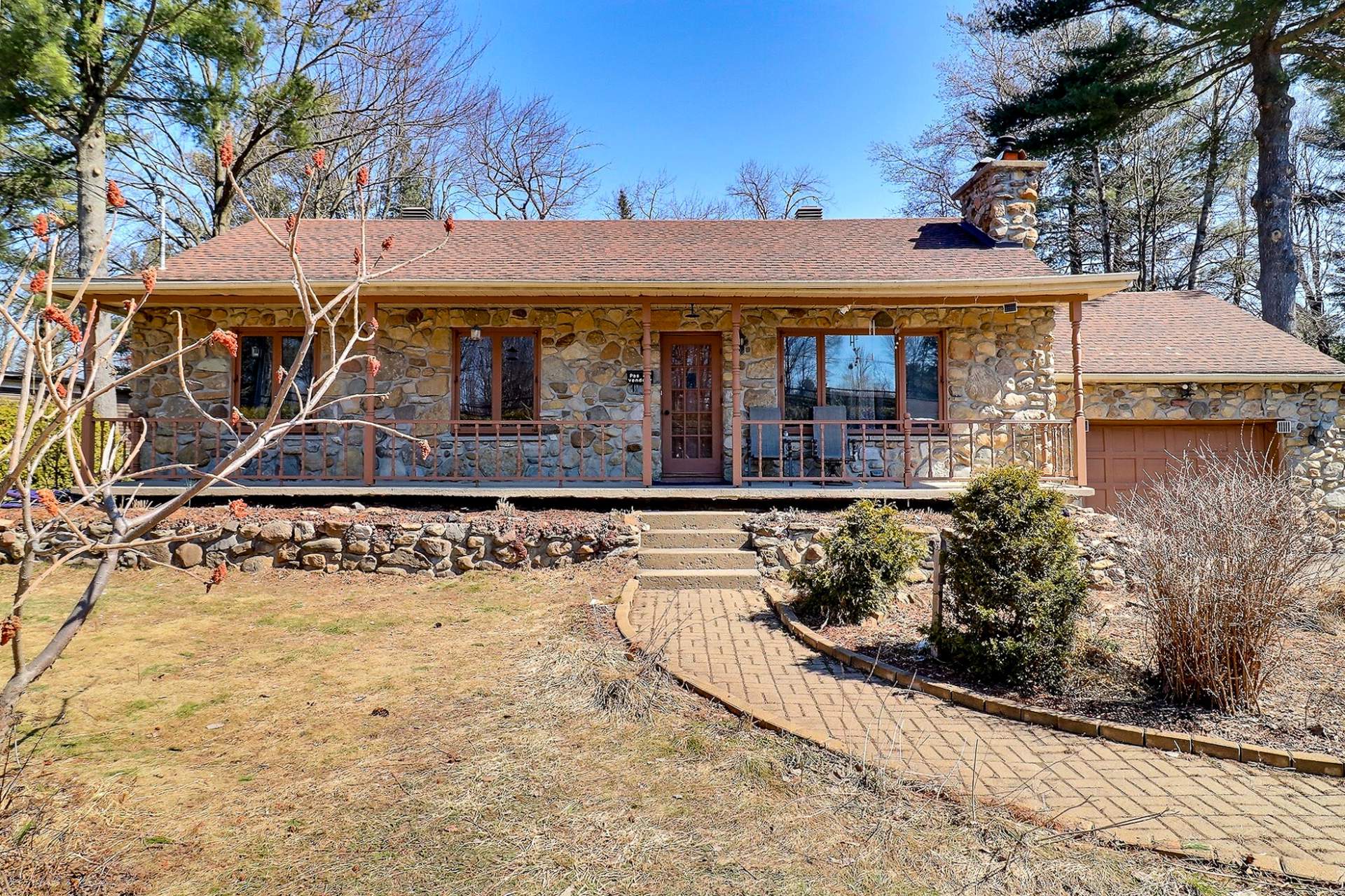 1483 Av. Rawlinson
