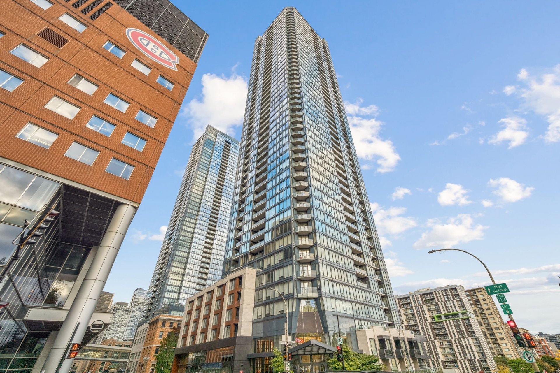 #5210 - 1288 Rue St-Antoine O.