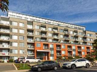 #200 - 100 Rue Cartier — photo 1
