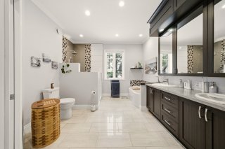 Salle de bains attenante à la CCP