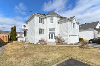 664 Rue Laurence