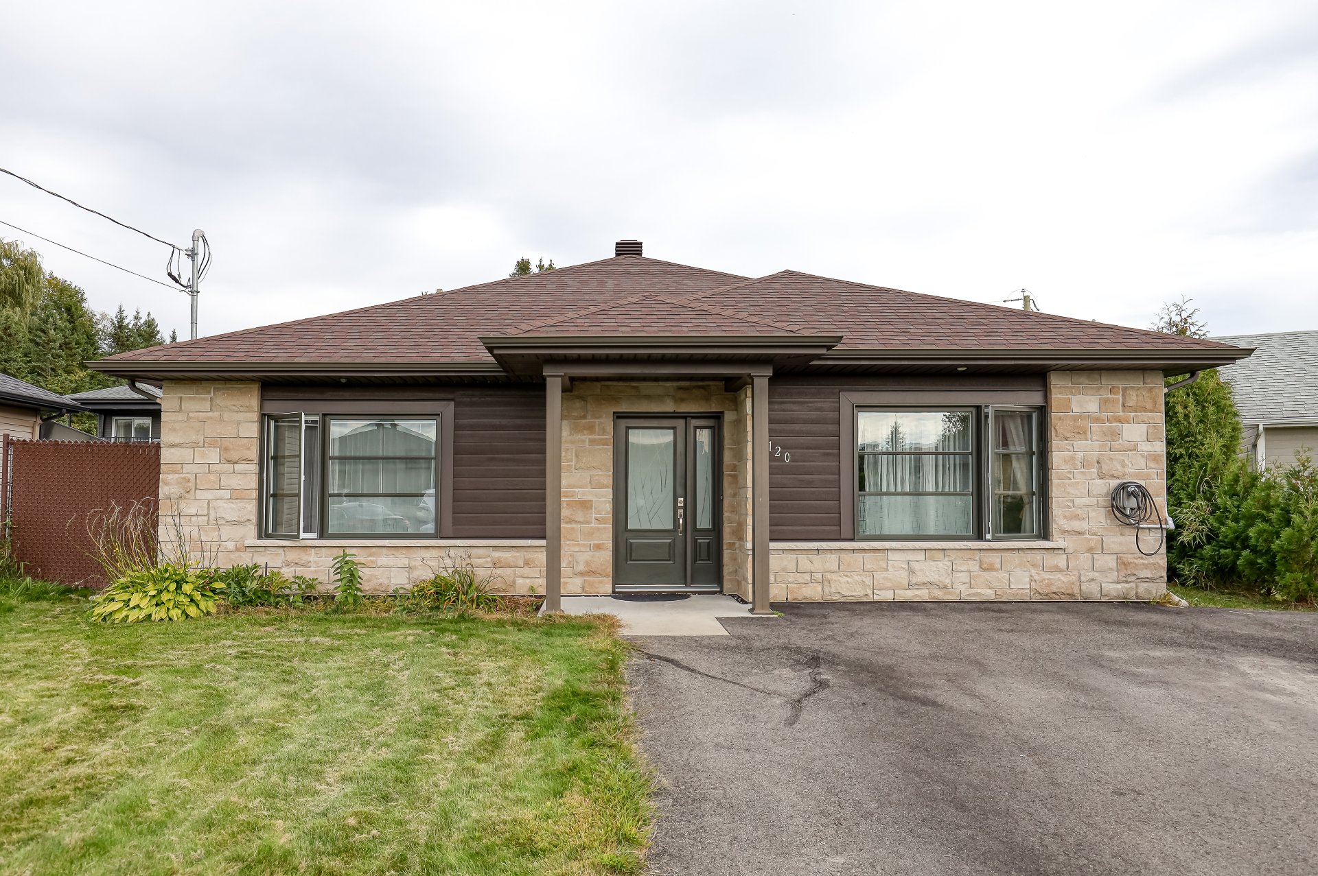 120 Rue Cuthbert