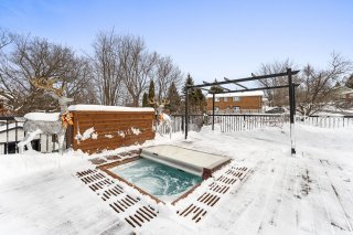 Hot tub