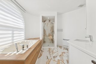 Ensuite bathroom
