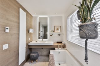 Ensuite bathroom