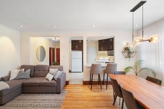 #300 - 3475 Av. Ridgewood