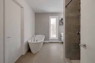 Salle de bains attenante à la CCP