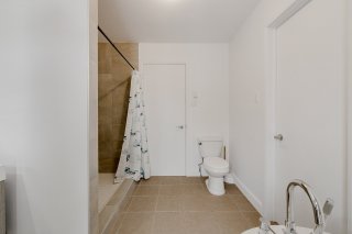 Salle de bains attenante à la CCP