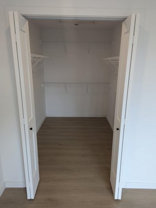 Walk-in closet
