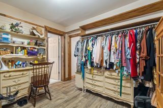 Walk-in closet