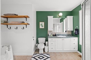 Salle de bains attenante à la CCP