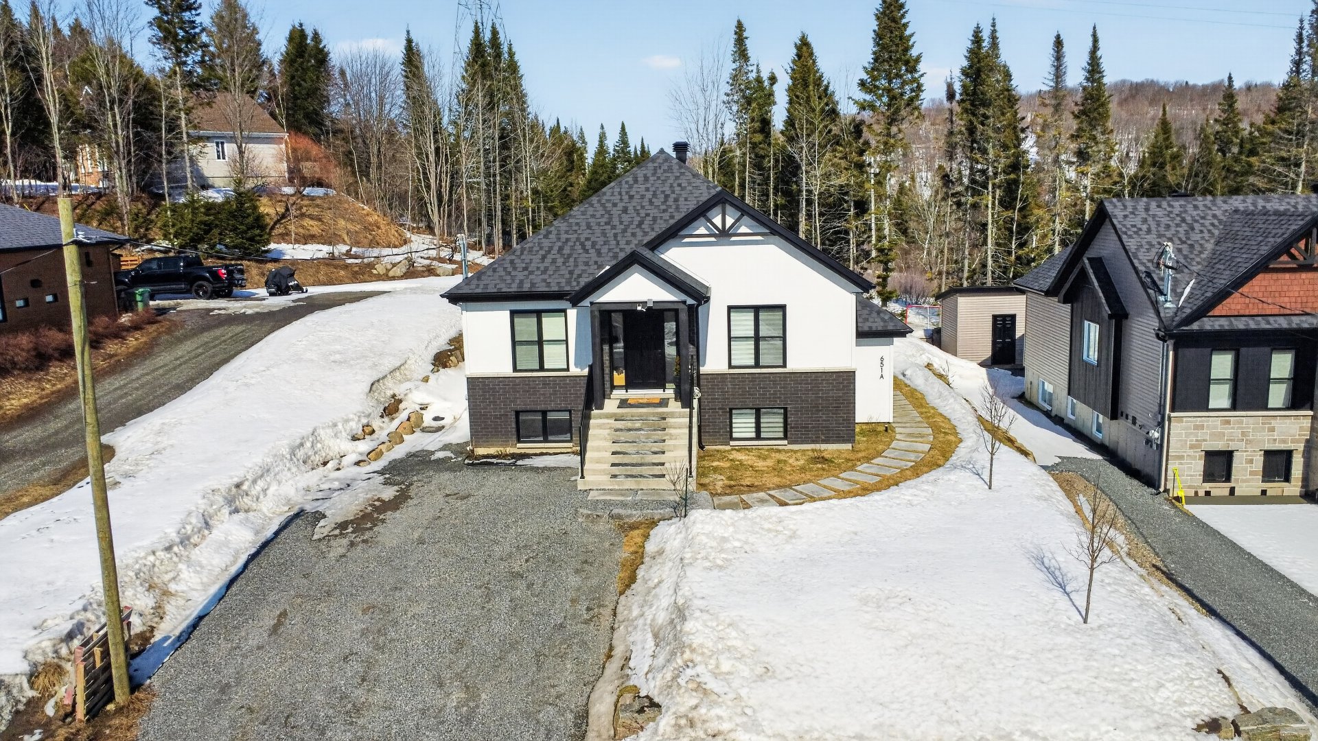 651 - 651A Rue des Mésanges