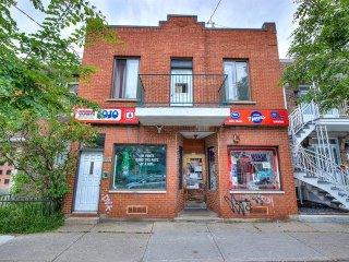 2463 Rue St-Zotique E.