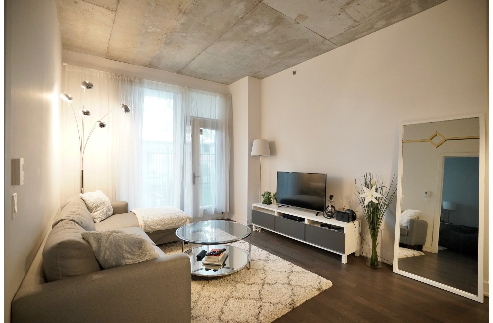 #109 - 5077 Rue Paré