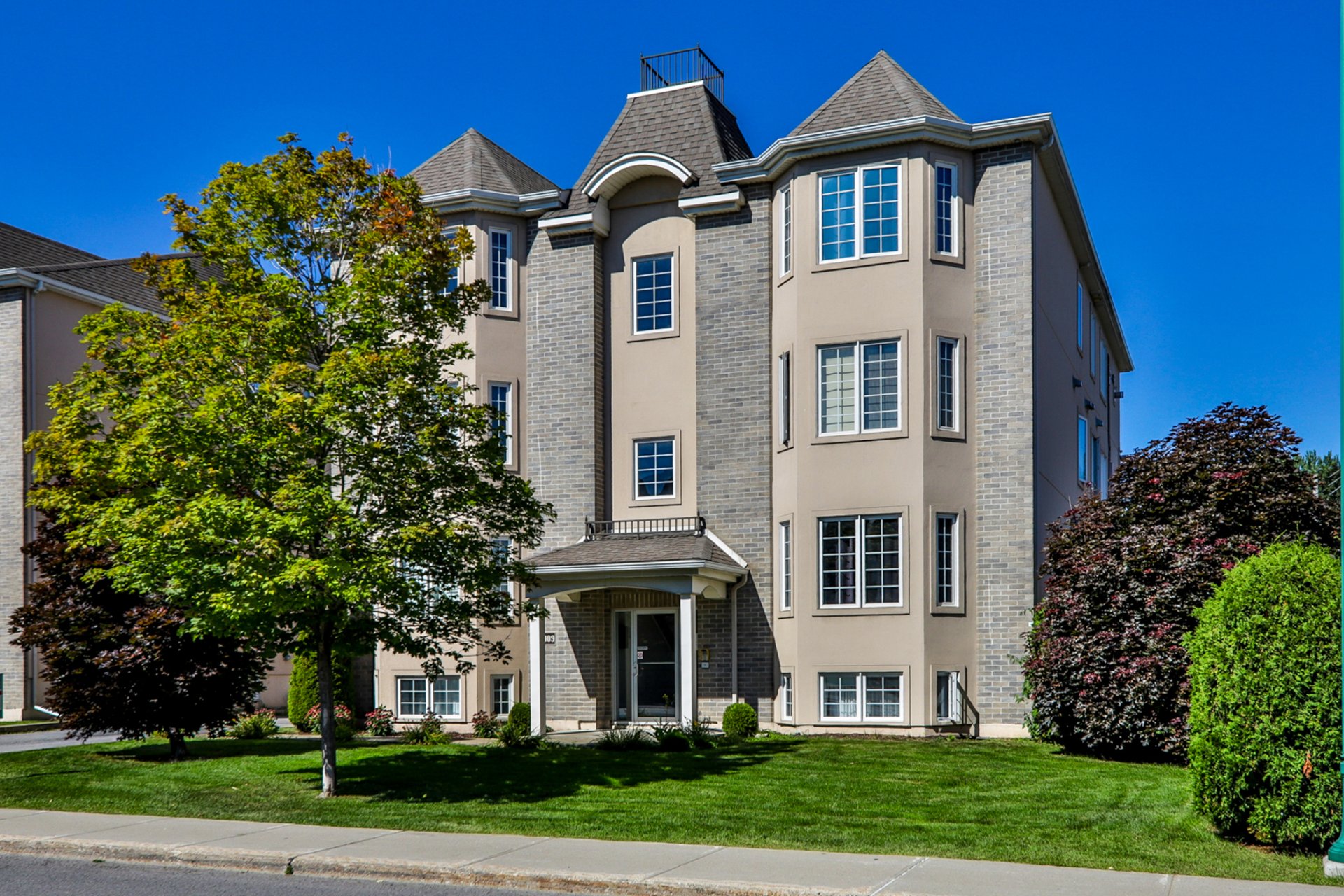 #7 - 1009 Rue Notre-Dame