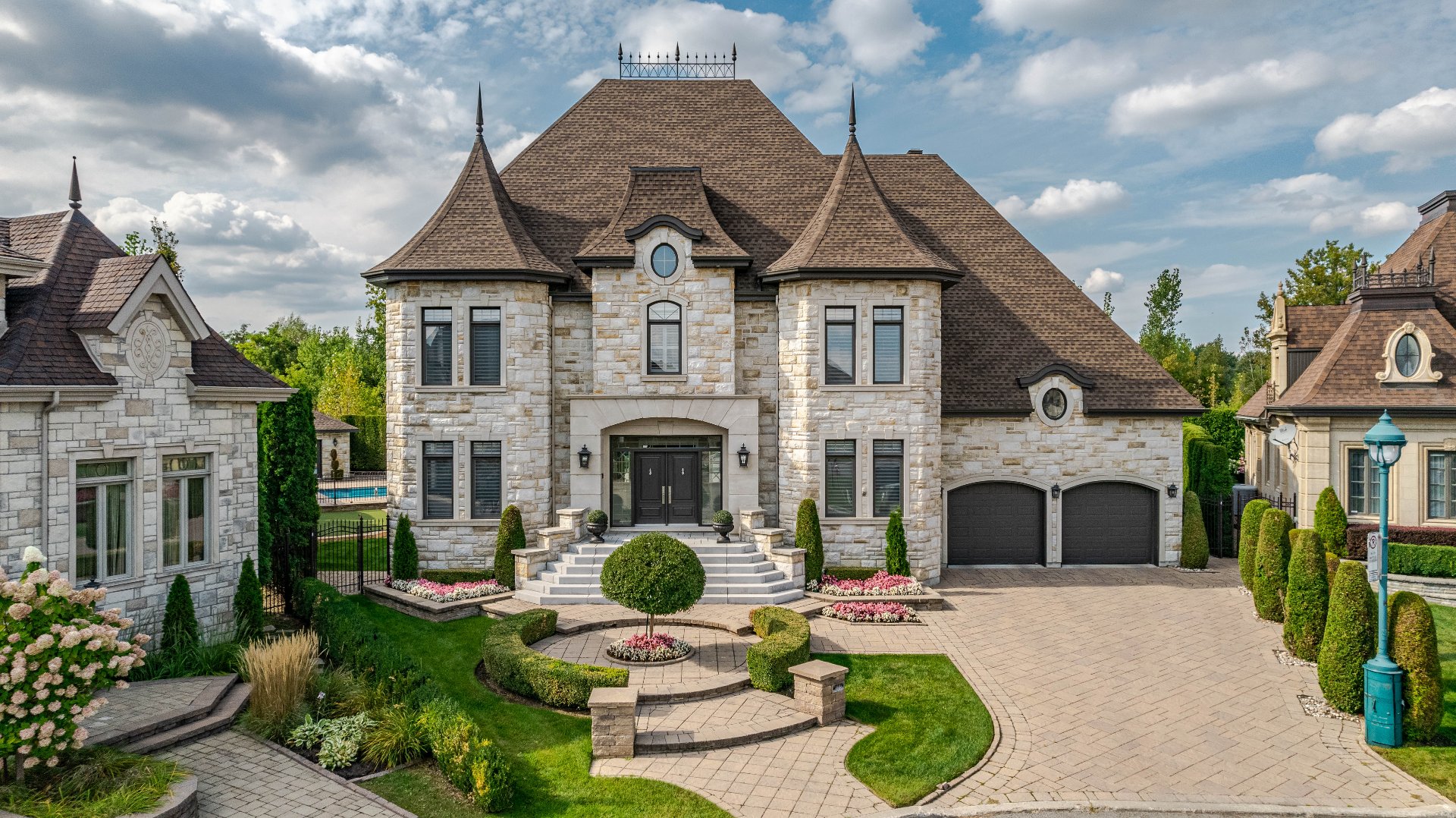 3833 Av. de l'Empereur