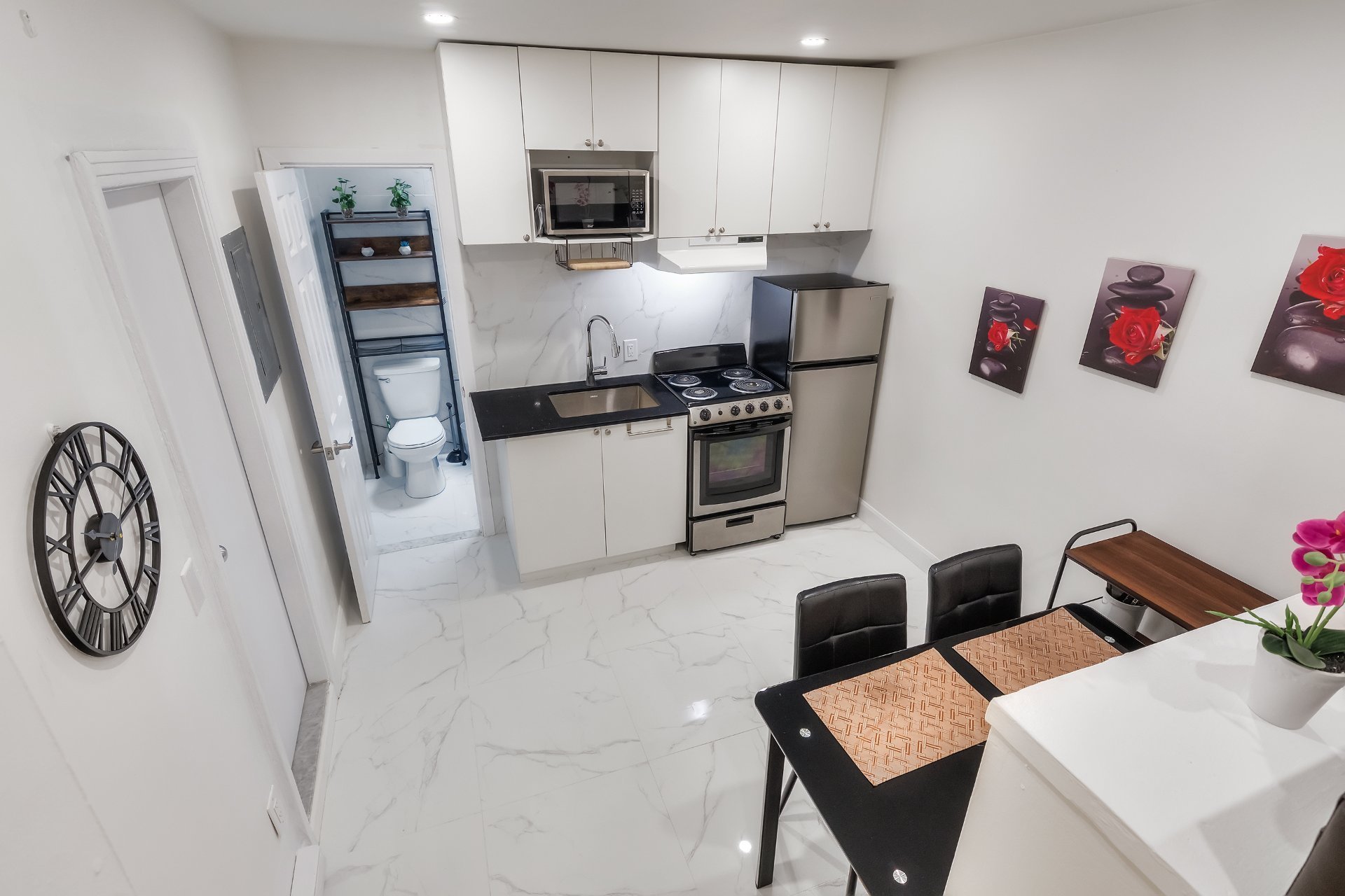 #3 - 5506 Av. Bourbonnière