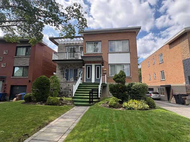 2185 Rue du Collège