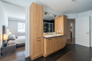 Ensuite bathroom