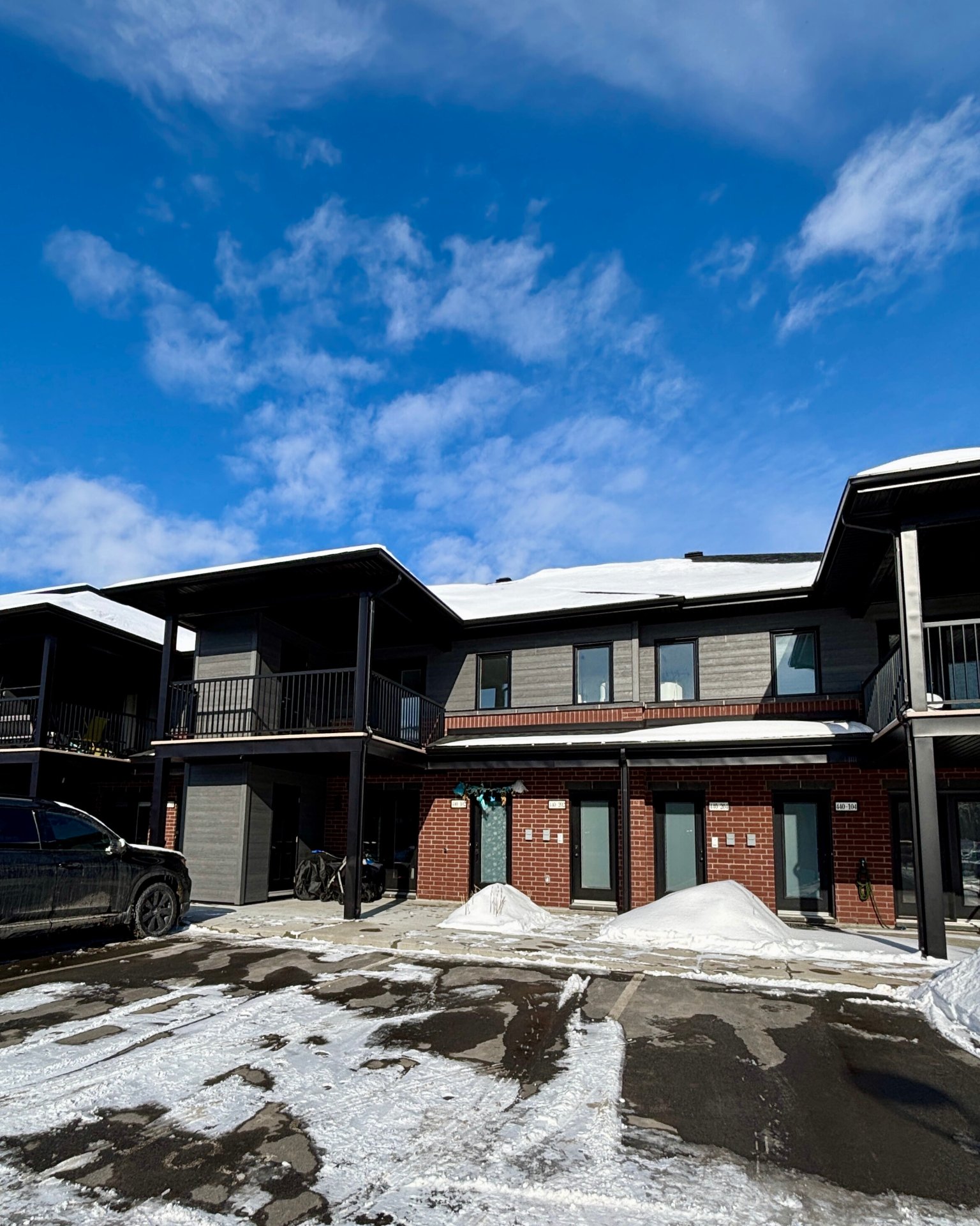 #202 - 440 Rue Valois