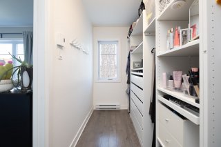 Walk-in closet