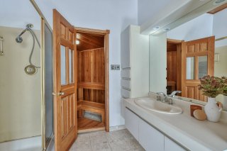 Salle de bains attenante à la CCP