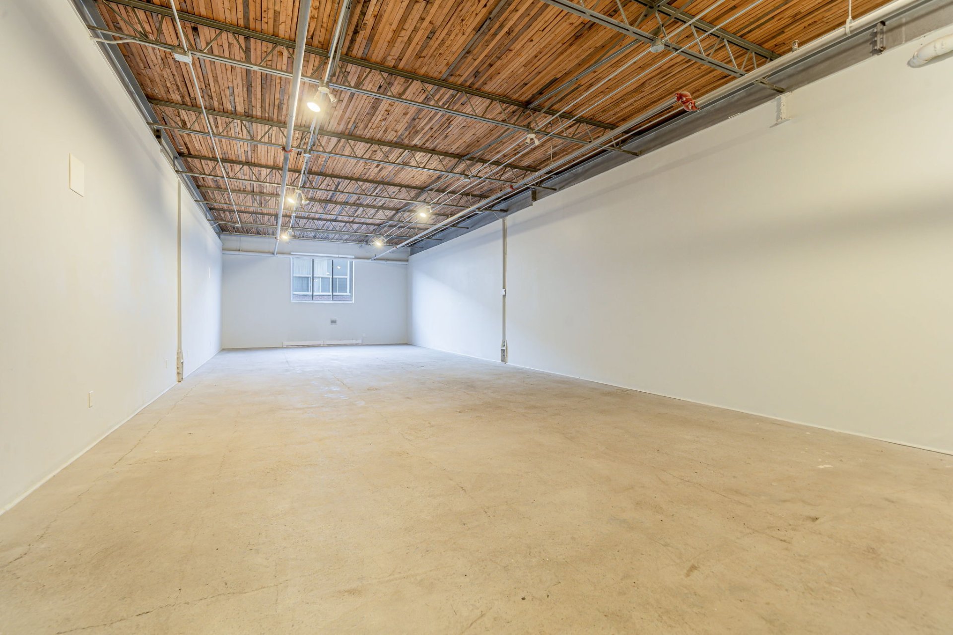 #211 - 465 Rue de Port-Royal O.