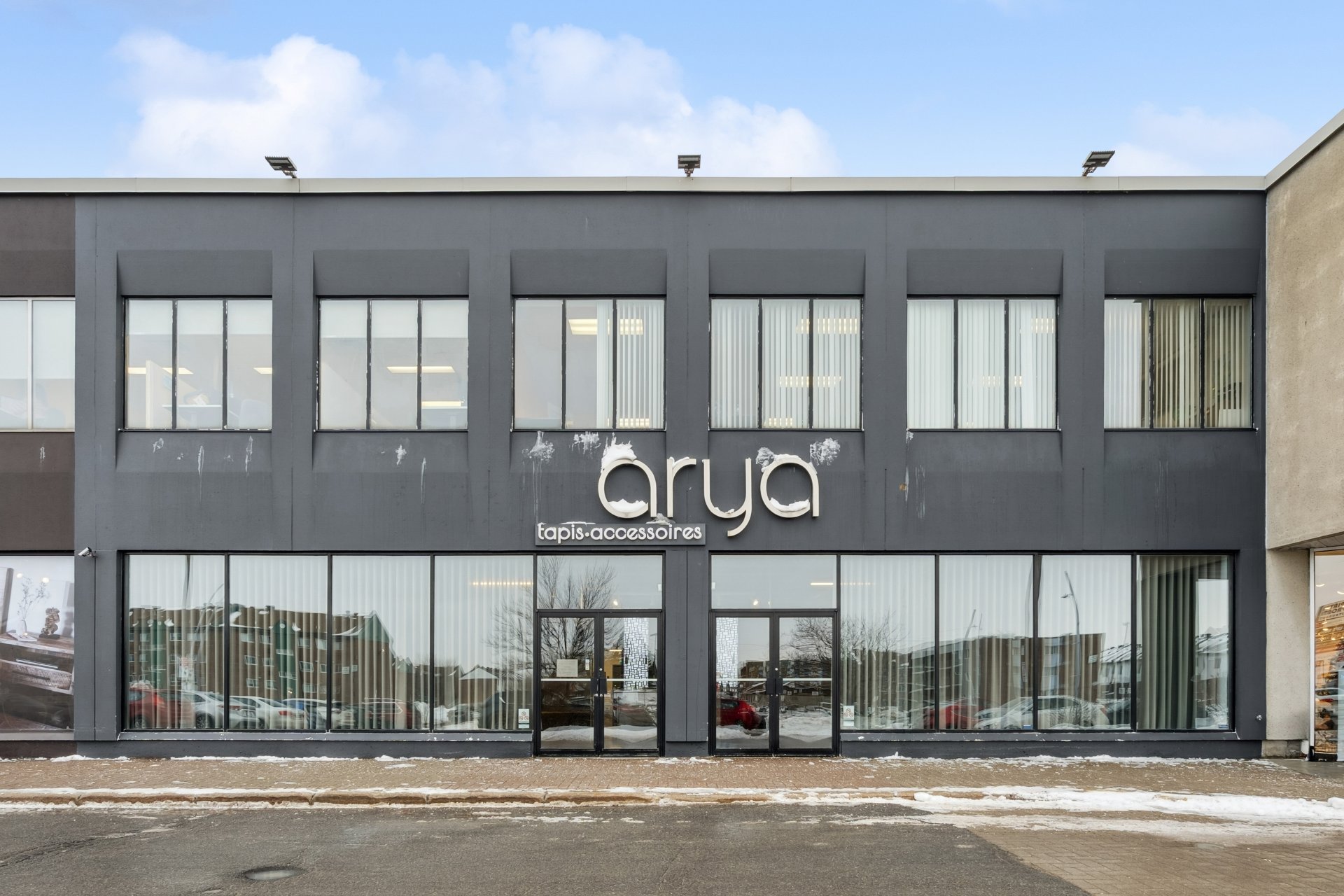 1824 Boul. Le Corbusier