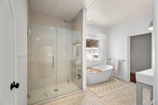 Salle de bains attenante à la CCP