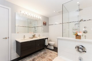Ensuite bathroom