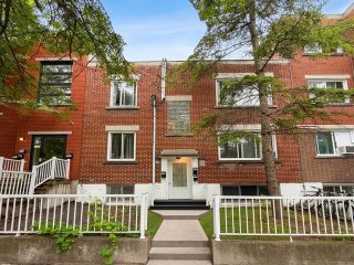 6027 Rue D'Aragon — photo 1