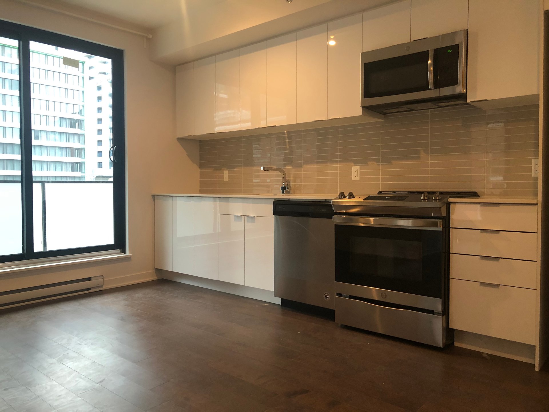#607 - 1182 Rue Crescent
