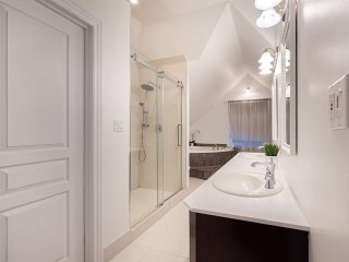 Ensuite bathroom