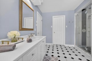 Salle de bains attenante à la CCP