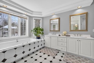 Salle de bains attenante à la CCP