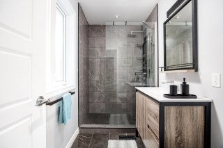 Ensuite bathroom