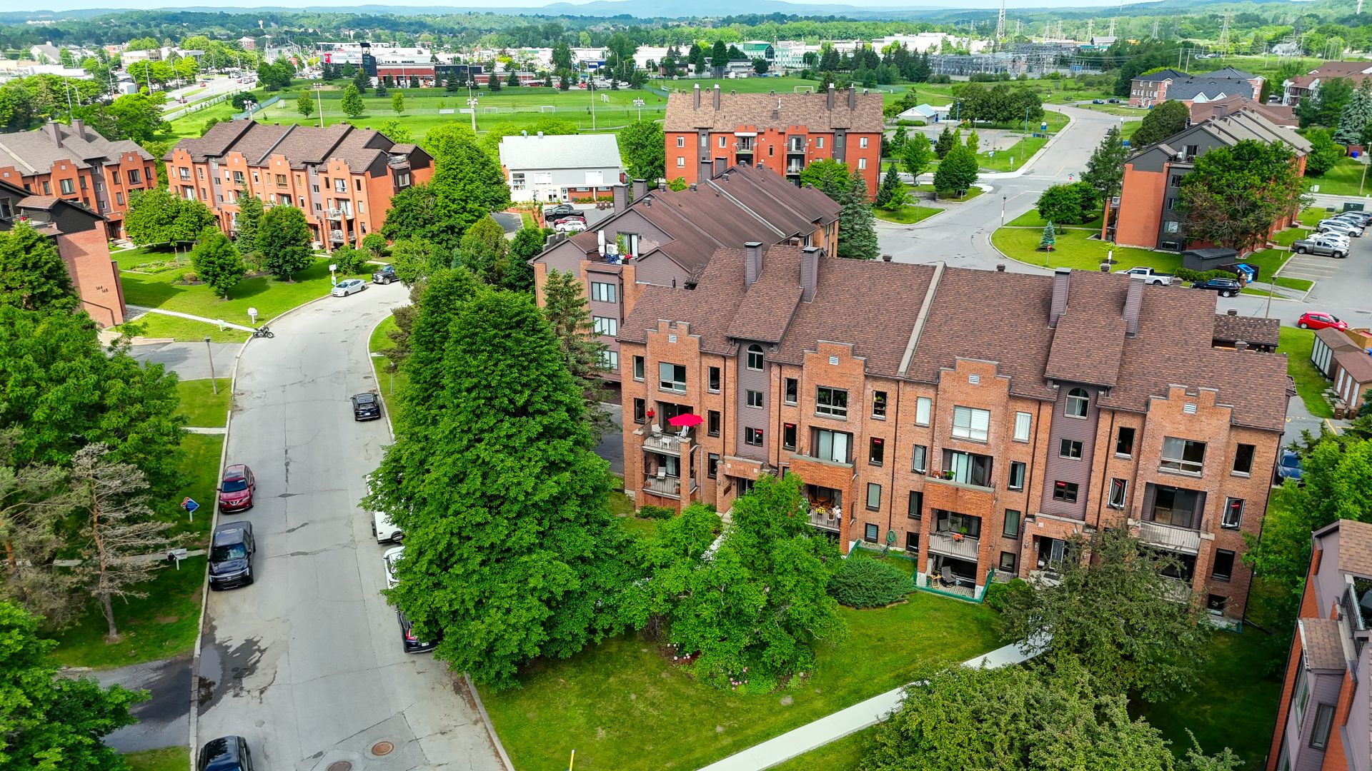 #402 - 175 Rue de Morency