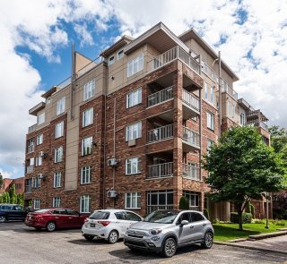 #204 - 2445 Boul. St-Martin E.