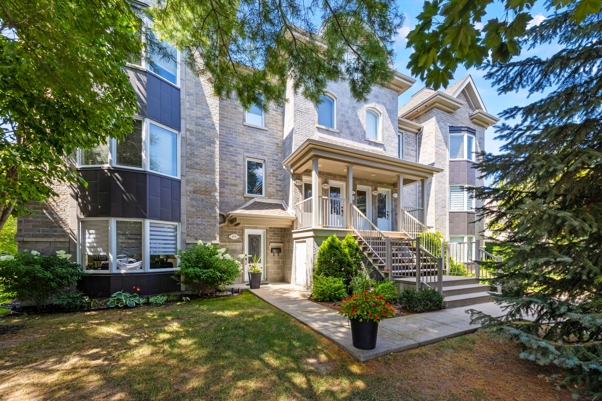 #106 - 142 54e Avenue E.