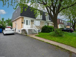 3195 Rue Sillery