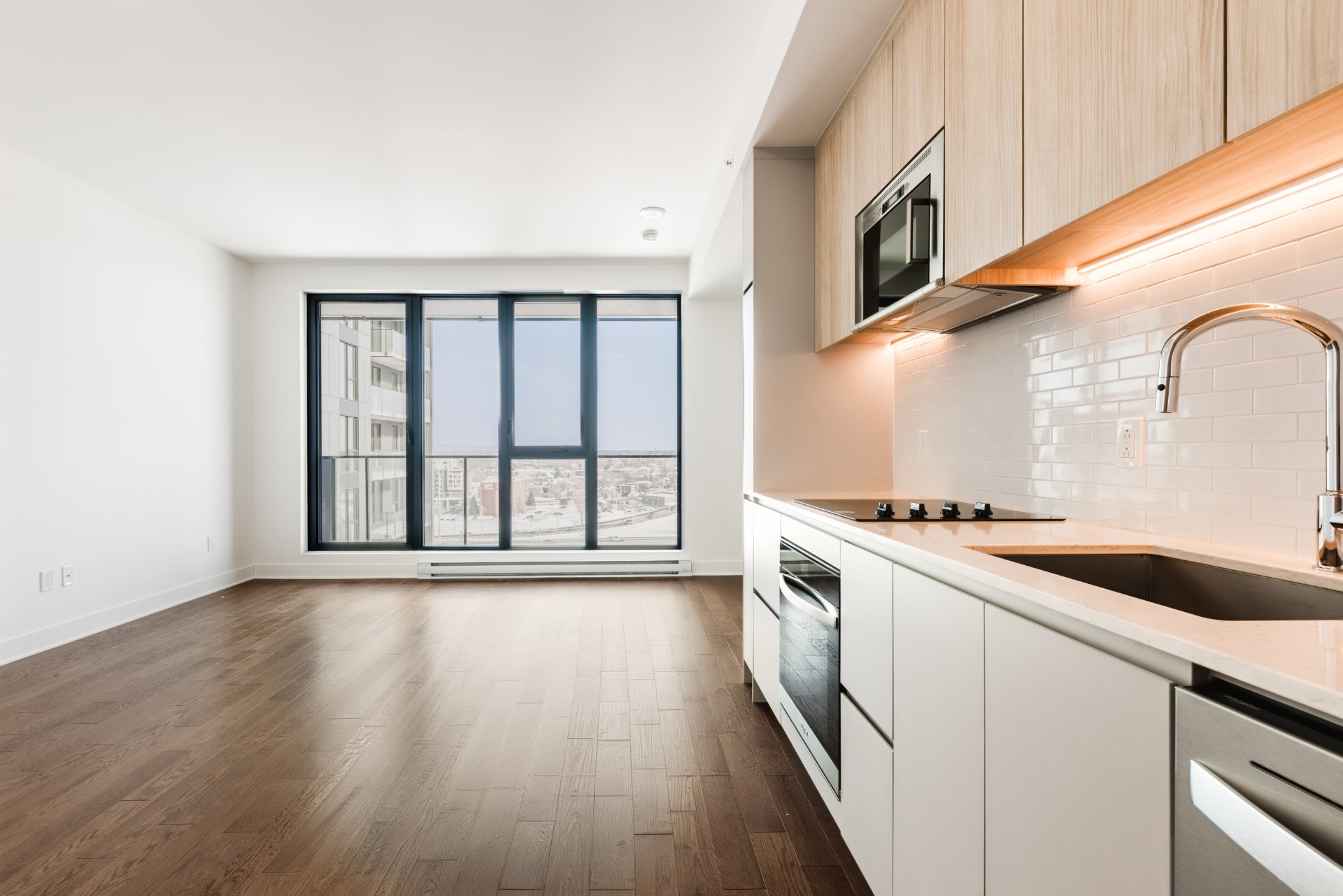 #1404 - 200 Rue Marie-Charles-Le Moyne