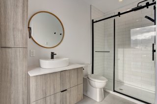 Ensuite bathroom